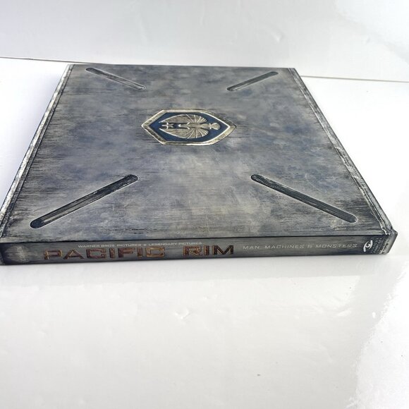 Pacific Rim - Man, Machines & Monsters hardcover book No Slipcover - Picture 6 of 11